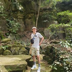 私と一緒に朝のハイキングに行きましょう