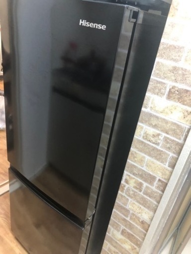 【一人暮らしサイズ】Hisenseの黒い2段冷蔵庫