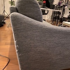 【無料】大型ソファ　6/19以降には処分予定。最大4人まで座れます！の画像
