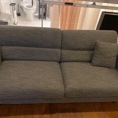 【無料】大型ソファ　6/19以降には処分予定。最大4人まで座れます！