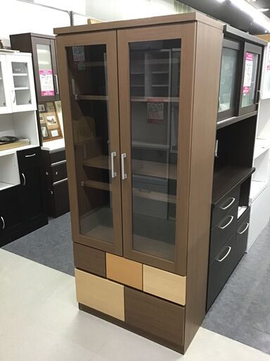 【店頭お渡し】　☆激カワ☆　ニトリ　ＬＯＵＶＲＥ　80ＢＳ　ガラス扉本棚　￥26,180（税込）　市内配送￥3,000～