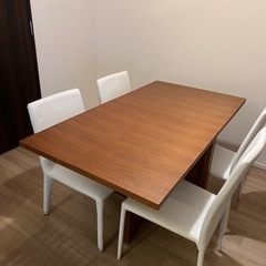 ダイニングテーブル　モーダエンカーサ伸長式