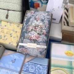大売出し開催!!「衣服無料取り放題80〜成人」の画像