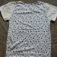 花柄Tシャツ　値下げしましたの画像