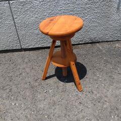 小さな椅子、無料です。