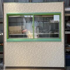 プレハブ窓付き壁 断熱材入り 1枚 1930 x 2120 x 50 (mm)
の画像