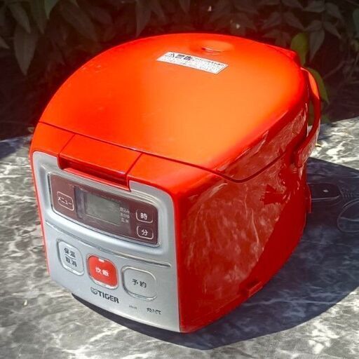 ★タイガー　３合炊き　マイコン炊飯ジャー  JAI-H550   トマトレッド