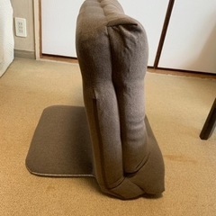 座布団にもなる背もたれイス×2 茶色の画像