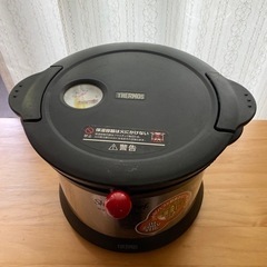 保温鍋の画像