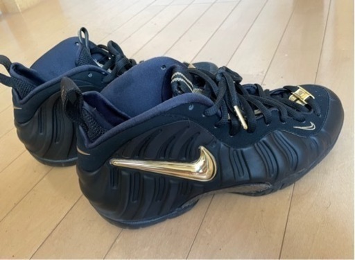 最終値下げNIKE ポジット　ブラックメタリックゴールド エアフォームポジット