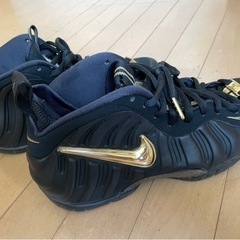 最終値下げNIKE ポジット　ブラックメタリックゴールド エアフォームポジットの画像