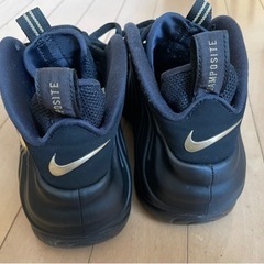 最終値下げNIKE ポジット　ブラックメタリックゴールド エアフォームポジットの画像