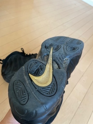 最終値下げNIKE ポジット　ブラックメタリックゴールド エアフォームポジット