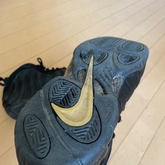 最終値下げNIKE ポジット　ブラックメタリックゴールド エアフォームポジットの画像