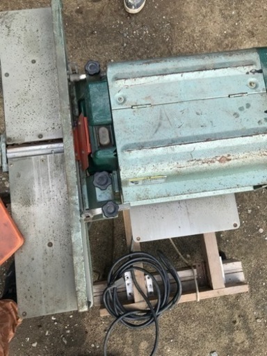 日立工機　自動カンナ　100V 中古品　売ります　