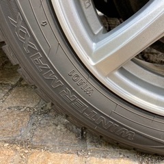 受け渡し先決まりました。ご連絡頂いた全ての方に返信出来ず申し訳ありません。ありがとうございました。アクア　スタッドレスタイヤ　令和1年11月購入の画像