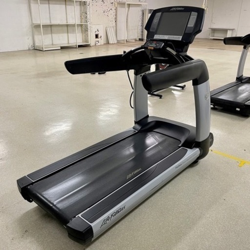 ② Life fitness トレッドミル