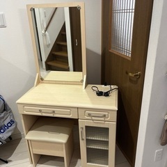 鏡つきドレッサー⭐️目立った傷なし！収納たっぷり！