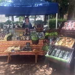 催事場や駅前スペースでのフルーツ販売！日給20000円！随時昇給！短期独立も可能ですよ♪の画像