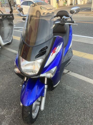 マジェスティー125FIインジェクションSPORTS 青　バーハン、マフラー　使用中