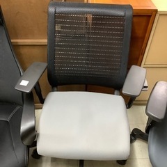 オフィスチェア　Steelcase THK-13101 可動ひじ掛け付き