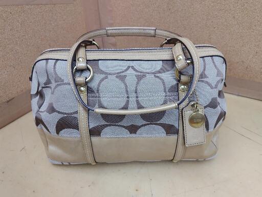 J002★COACH★シグネチャー ストライプ パテント ジップ サッチェル