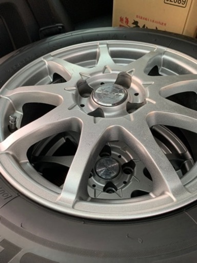 スタッドレスタイヤとアルミホイールの4本セット