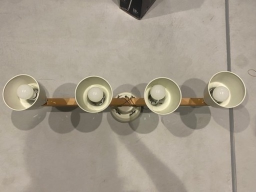 ライト照明器具