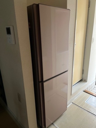 美品 MITSUBISHI 冷蔵庫 ピンク (MR-HD26Y-P)