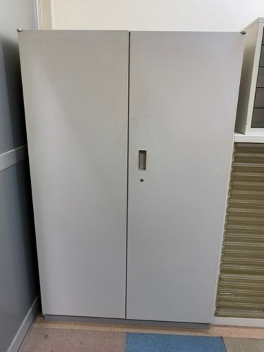 処分の為値下げします　キャビネット　オフィス　書類棚　5000円