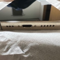 iPhone13プロゴールド256GBの画像
