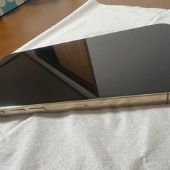 iPhone13プロゴールド256GBの画像