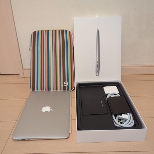 《箱、付属品有》APPLE MacBook Air MD711J/A アップル