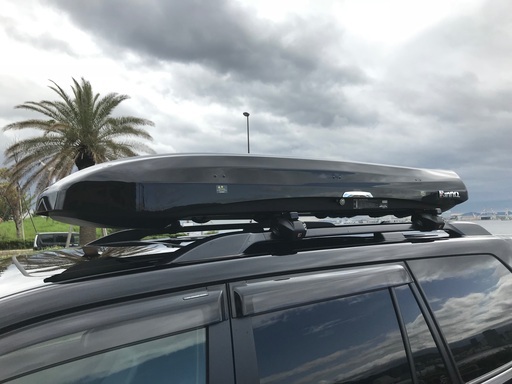 7/2引取り可能の方値引　BRS660BK  INNO薄型ルーフボックス　中古