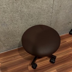 【6/13までに取りに来られる方限定】キャスターローチェア✨ブラウンの画像