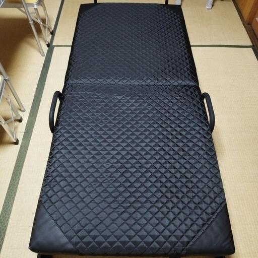 折りたたみベッド　ほぼ新品