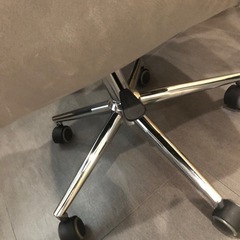 オフィスチェア　椅子　LOWYA イスの画像