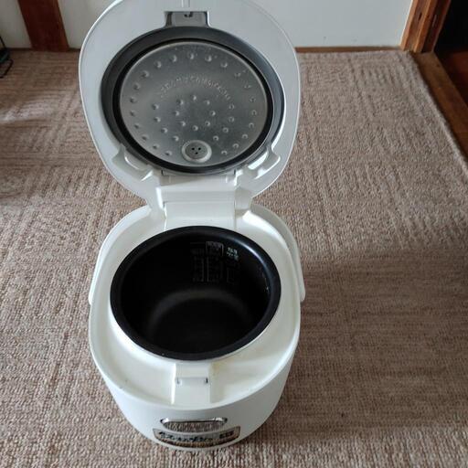 アイリスオーヤマ炊飯器３合炊き