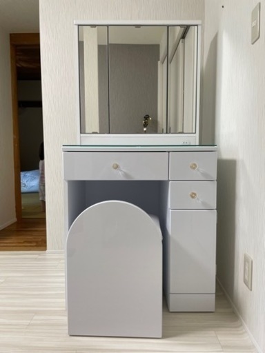ドレッサー　ミラードレッサー 鏡台 三面鏡ドレッサー 可動式椅子付き 収納付き 化粧台