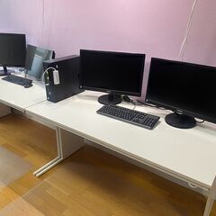 パソコンテーブル　1400X700　PCデスク