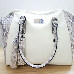 【No.21】GUESS ダブルタッセルチャーム付き スネーク型...