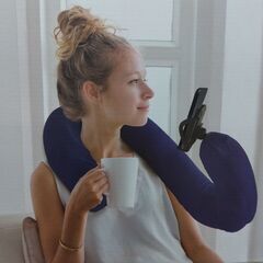 S02 モバイルピロー 極美品 スマホ取付 抱き枕 ネックピロー 360°角度調整可 ビーズクッション 旅行の画像