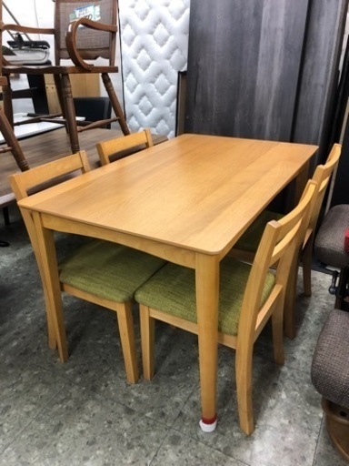 ダイニングセット　イス4脚付き