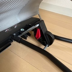 (やり取り中です)ベビービョルン　メッシュバウンサー　ライトグレーの画像