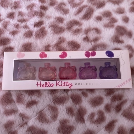 未使用品 フランス限定ハローキティ香水ミニボトルセット