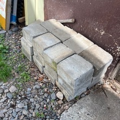 物置の敷石
