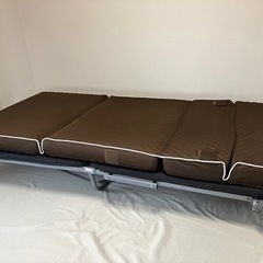 ソファにもなる折りたたみマットレス