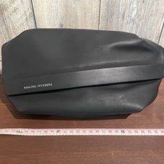 ウエストバッグ　ウエストポーチ　ヒップバッグ　ボディバッグ