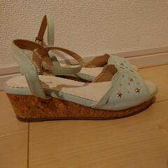 【値下げしました】女児サンダル　22.0センチの画像