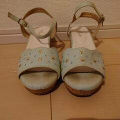 【値下げしました】女児サンダル　22.0センチの画像
